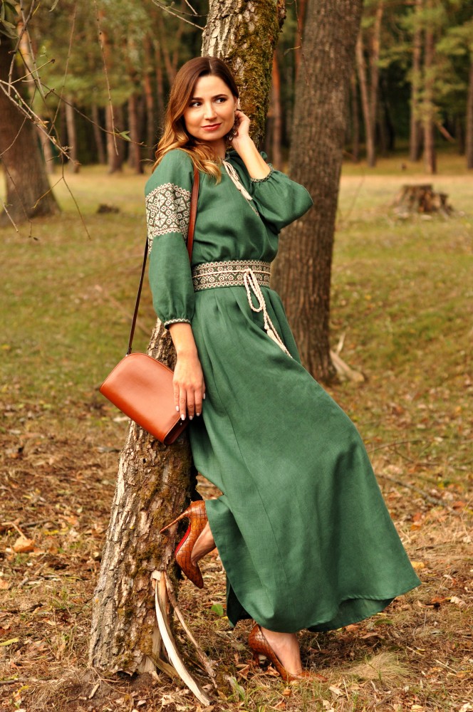Неймовірно жіночна довга сукня зеленого відтінку  Модель: П16/7-236 фото 1