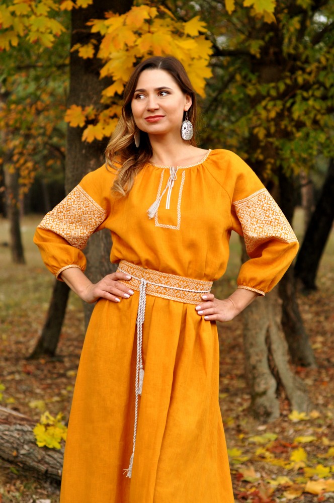Плаття з вишивкою гірчичного кольору з натурального льону     Модель: П16/8-251 фото 1