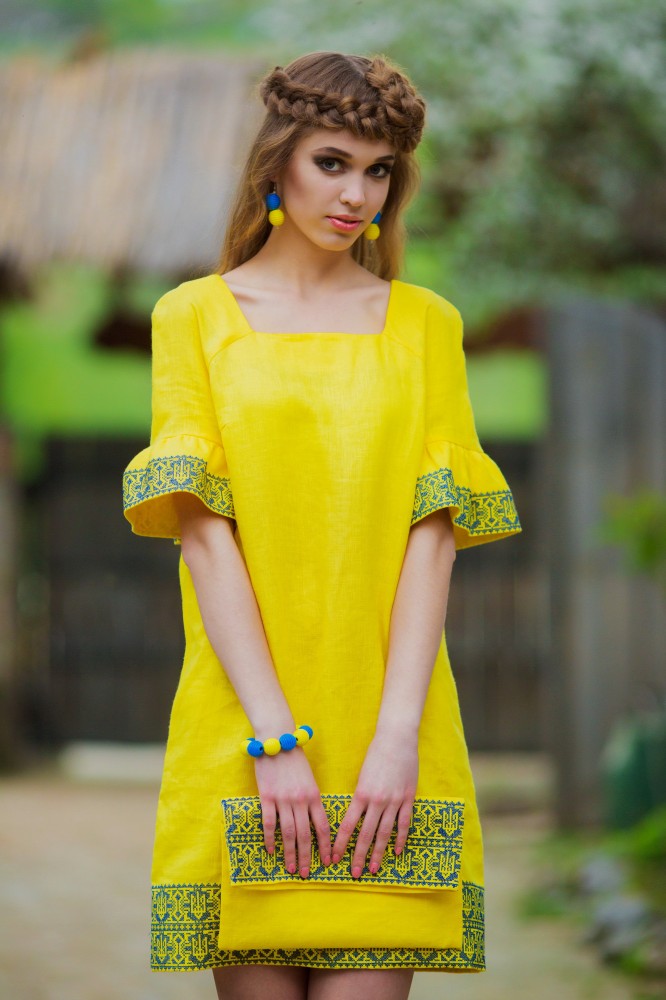 Вишита жовта сукня в національному стилі     Модель: П22-253