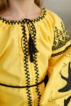 Яскрава вишиванка для дівчинки жовтого кольору  "Ластівка" (чорна вишивка) від тм "Калина" фото 2