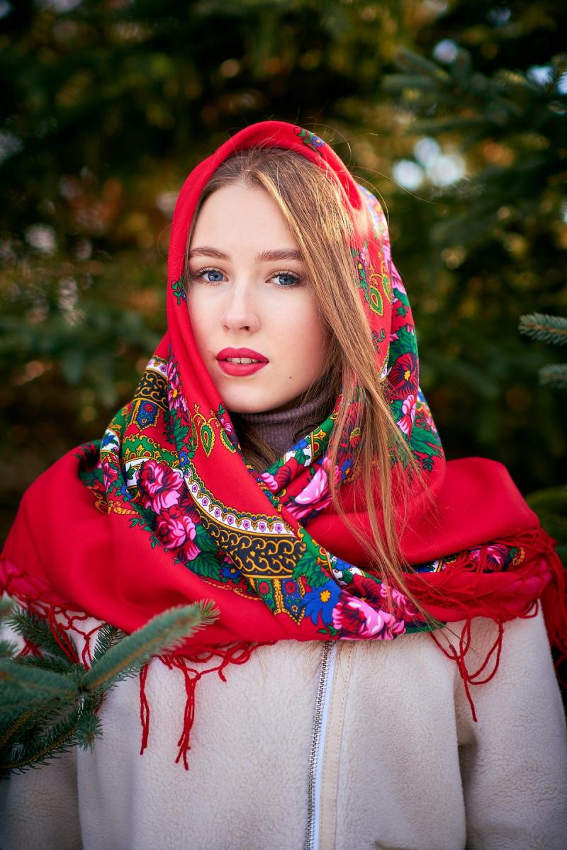 Українська народна хустина, червона (шерсть) розмір 125х125см 
