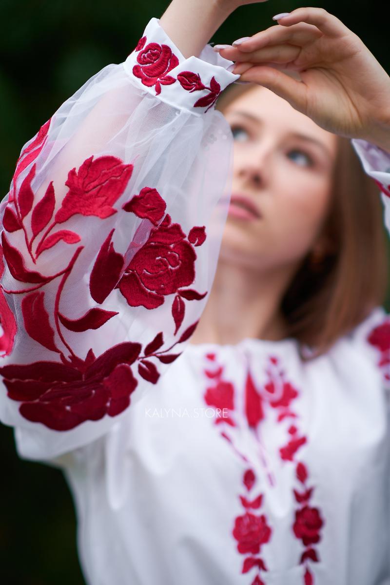 Жіноча вишиванка на софті "Троянди бордові" (гладь) фото 1