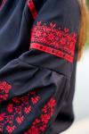 Жіноча вишиванка чорного кольору з червоною вишивкою "Мотив" фото 2