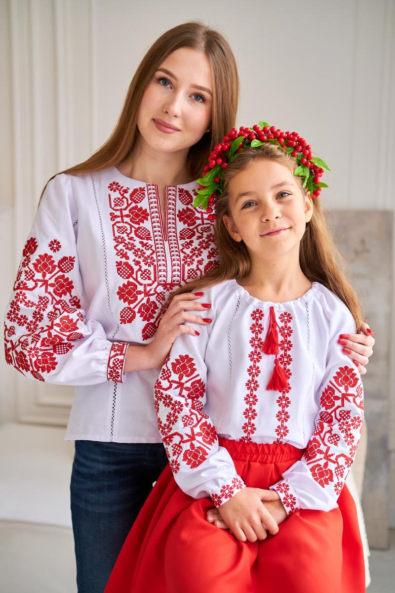 Парний вишитий комплект з натуральної тканини для мами та доні "Козацький" червона вишивка