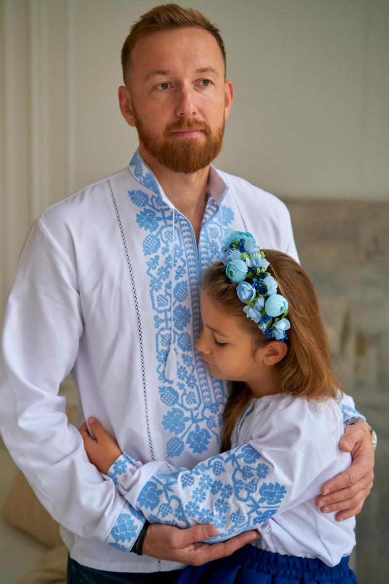Парний вишитий комплект з натуральної тканини для батька та доні "Козацький" блакитна вишивка 