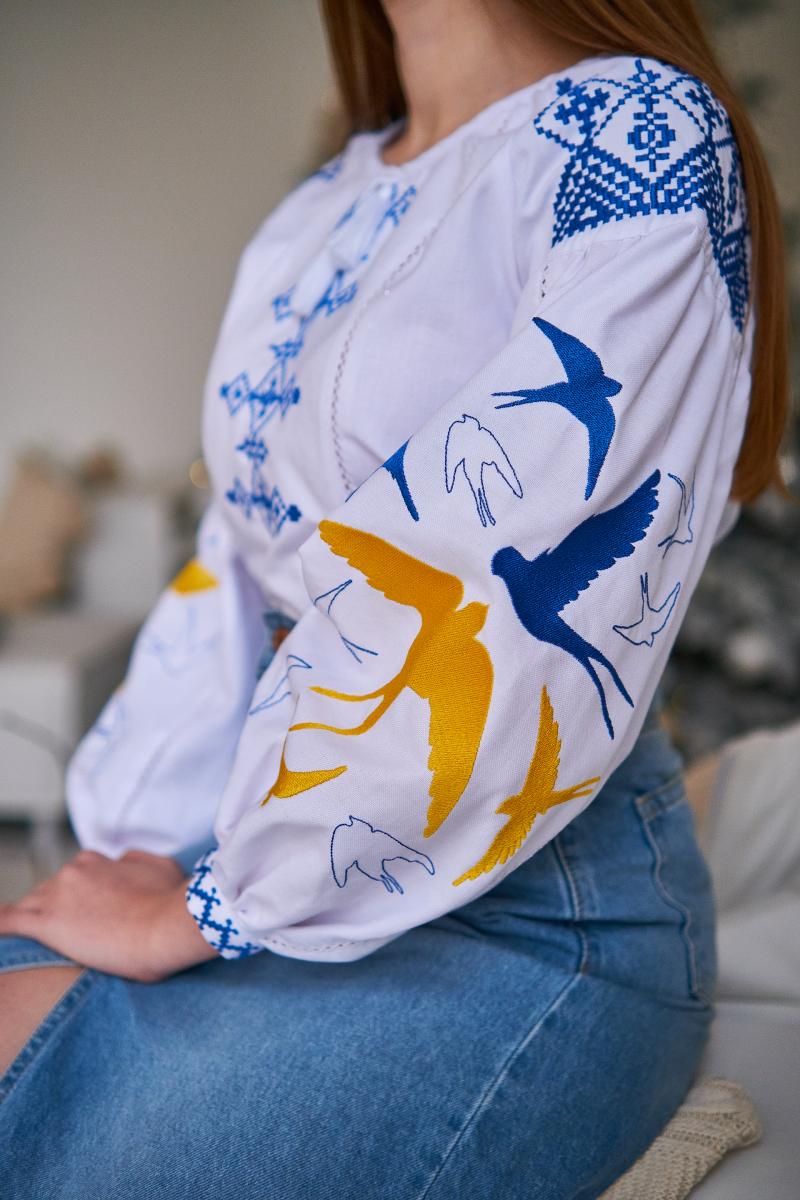 Жіноча вишиванка  "Ластівка патріотична" (синьо-жовта вишивка) від ТМ "Калина" фото 2