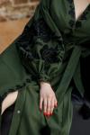 Стильна жіноча сукня зеленого кольору з домотканого полотна "Чорні троянди" фото 2