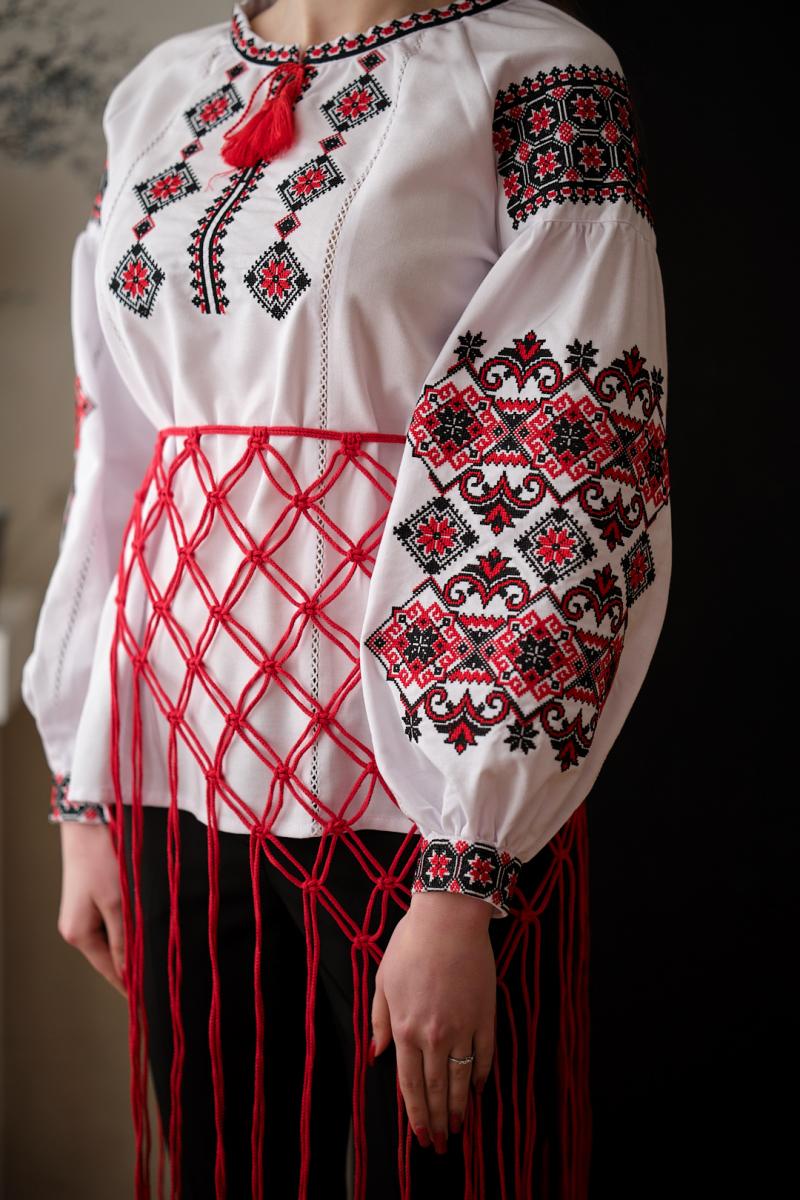 Жіноча вишиванка з домотканого полотна "Класика" червоно-чорна фото 1