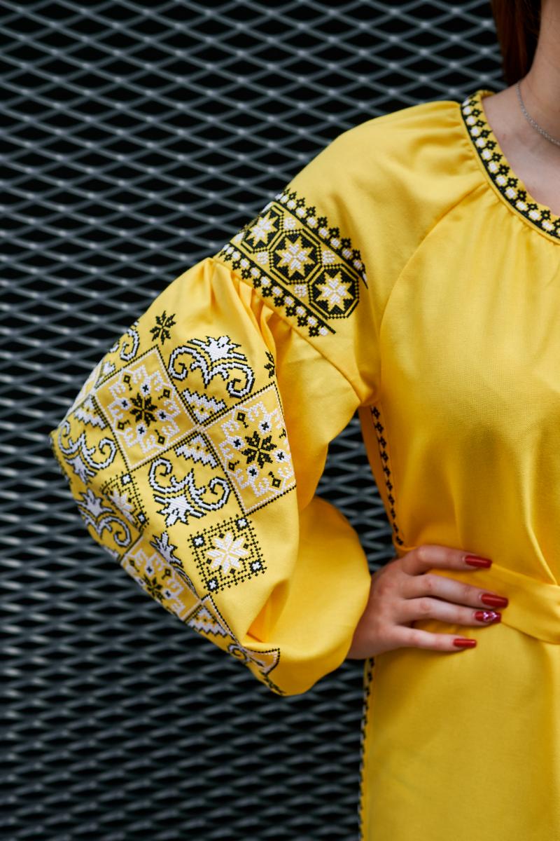 Яскрава жіноча сукня з натуральної тканини жовтого кольору фото 2