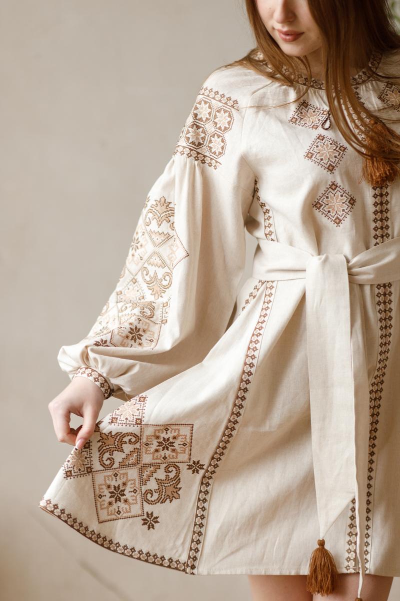 Неймовірна жіноча сукня бежевого кольору "Сузір'я" фото 2