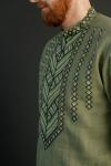 Лляна чоловіча вишиванка зеленого кольору "Гори"  фото 2