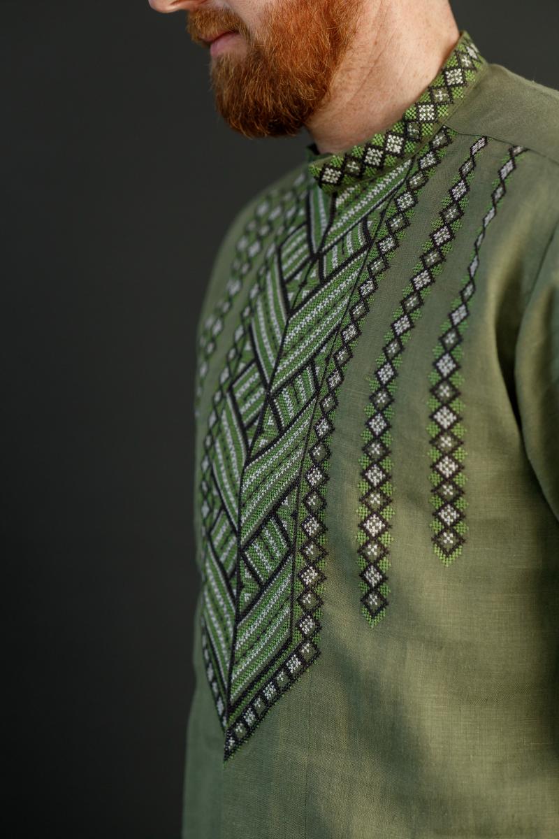 Лляна чоловіча вишиванка зеленого кольору "Гори"  фото 2