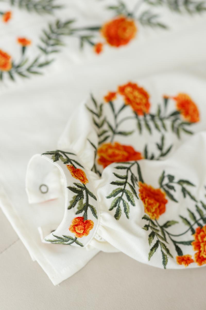 Вишукана жіноча вишиванка "Чорнобривці" від ТМ "КАЛИНА" фото 4