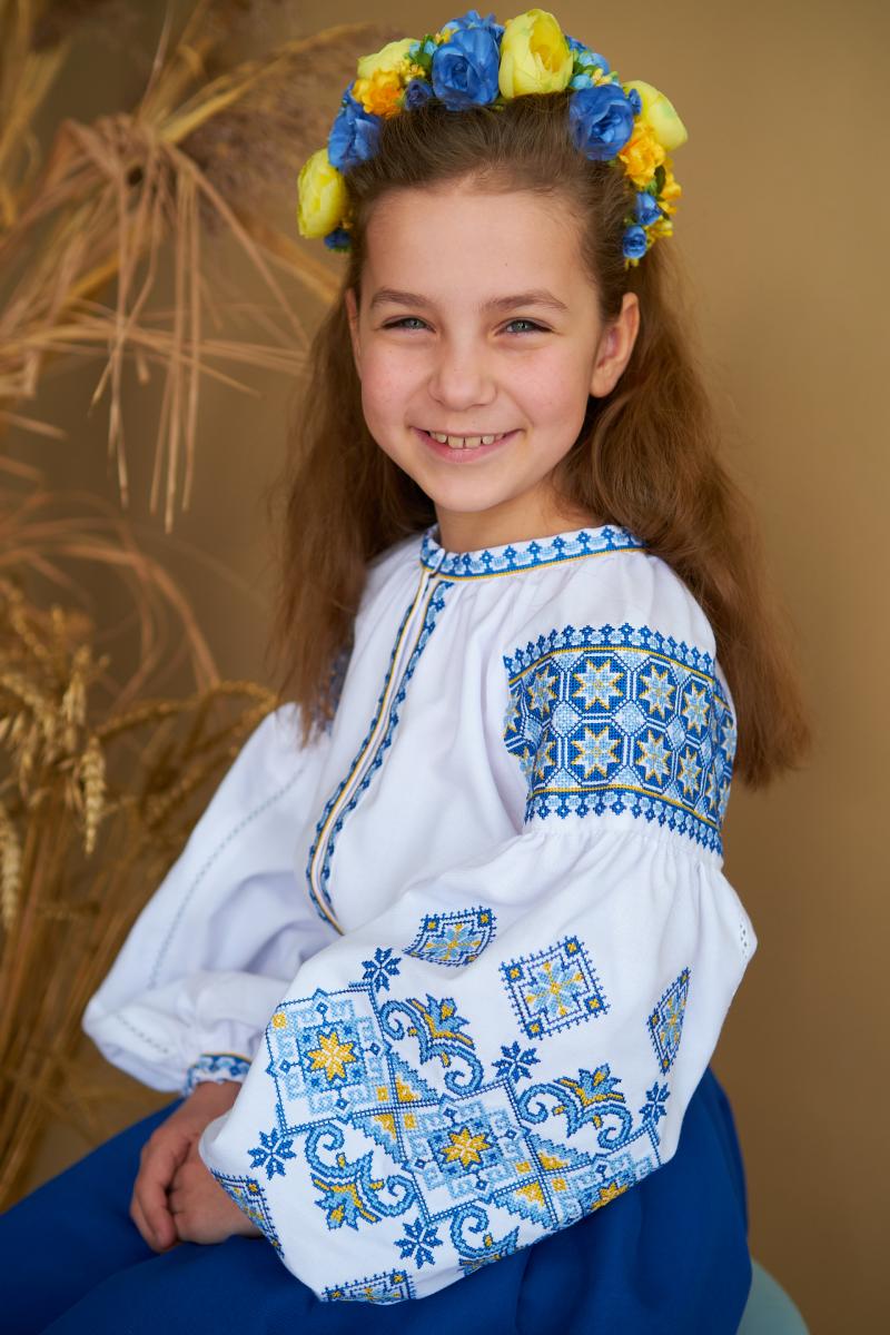 Вишиванка для дівчинки з натуральної тканини "Класика" (патріотична) від ТМ "Калина"