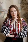 Жіноча вишиванка з натуральної танини "Розквіт" червоно - чорна вишивка