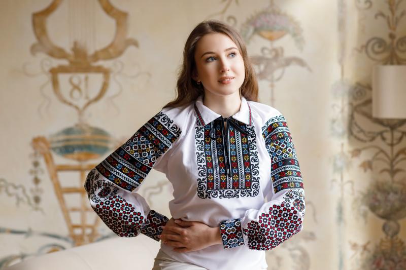Вишукана жіноча вишиванка з комірцем "Квітуча спадщина" від ТМ КАЛИНА фото 6