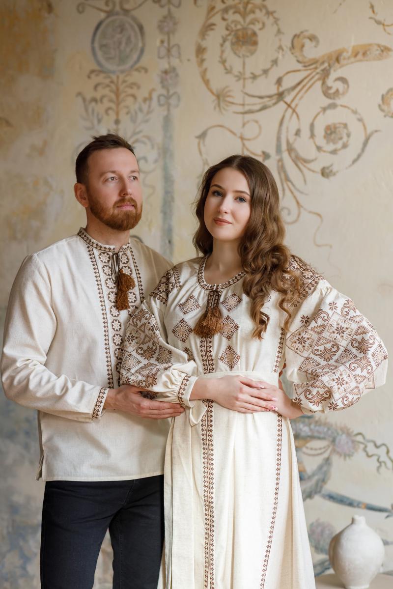 Вишуканий парний комлпект (жіноча лляна сукня в довжині міді та чоловіча вишиванка) "Сузір'я" від ТМ КАЛИНА