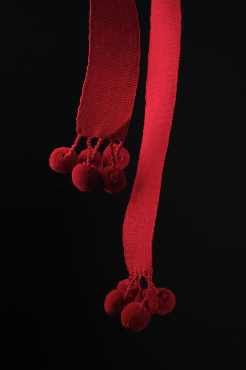 Крайка жіноча велика 3 метри з помпонами, колір червоний фото 2