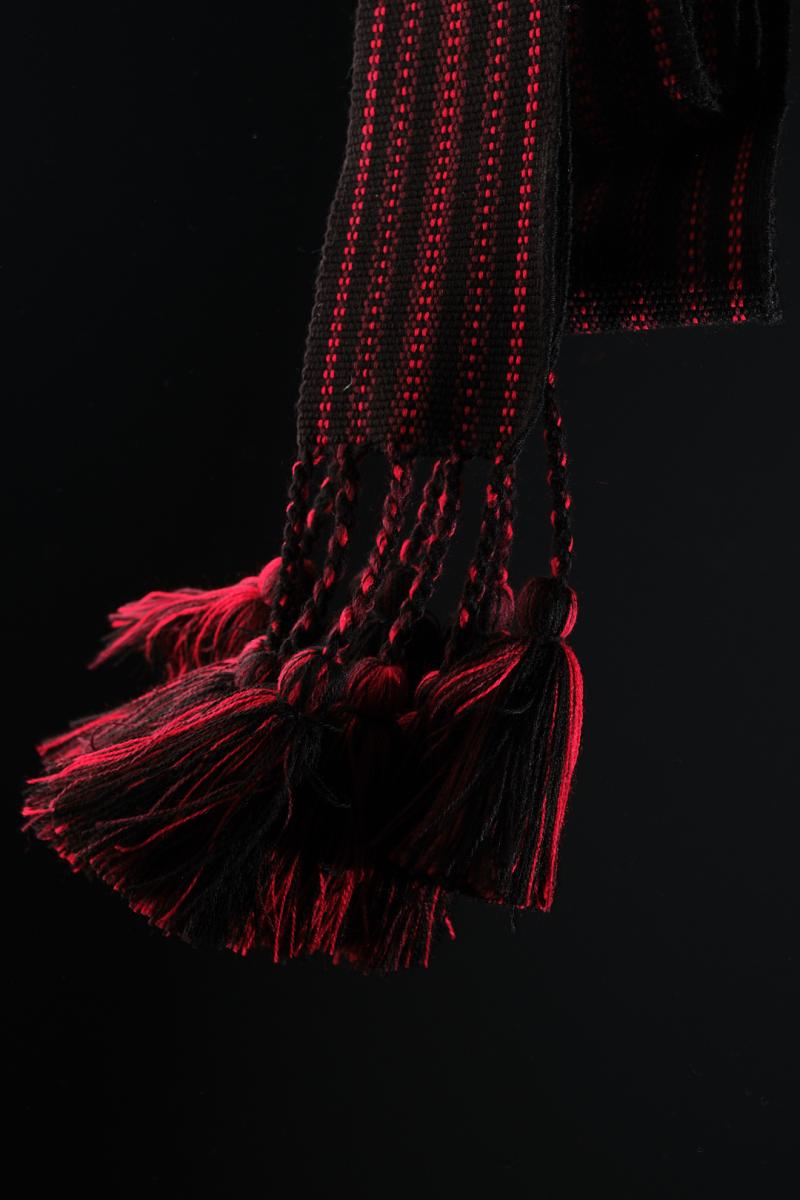 Крайка жіноча велика 3 метри з китичками, колір червоно-чорний фото 1