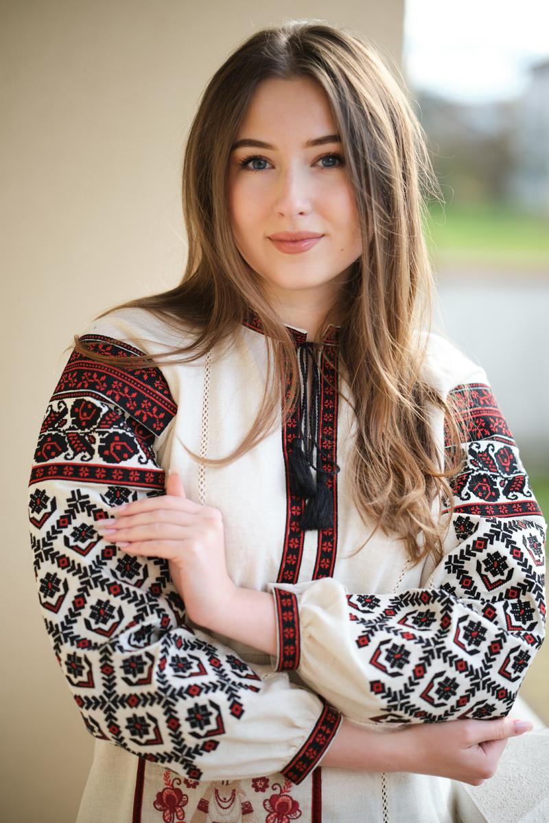 Вишиванка жіноча з льону "Ексклюзив"  червоно-чорна від ТМ КАЛИНА фото 1