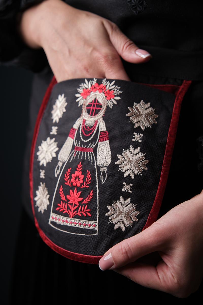 Ладунка (сумка-кишенька) "Мотанка" чорного кольору фото 1