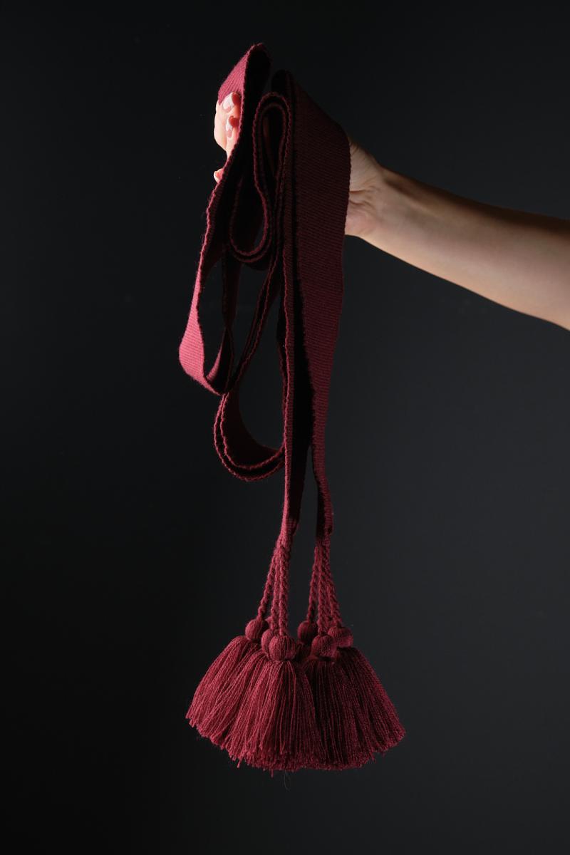 Крайка жіноча бордового кольору з китицями фото 3