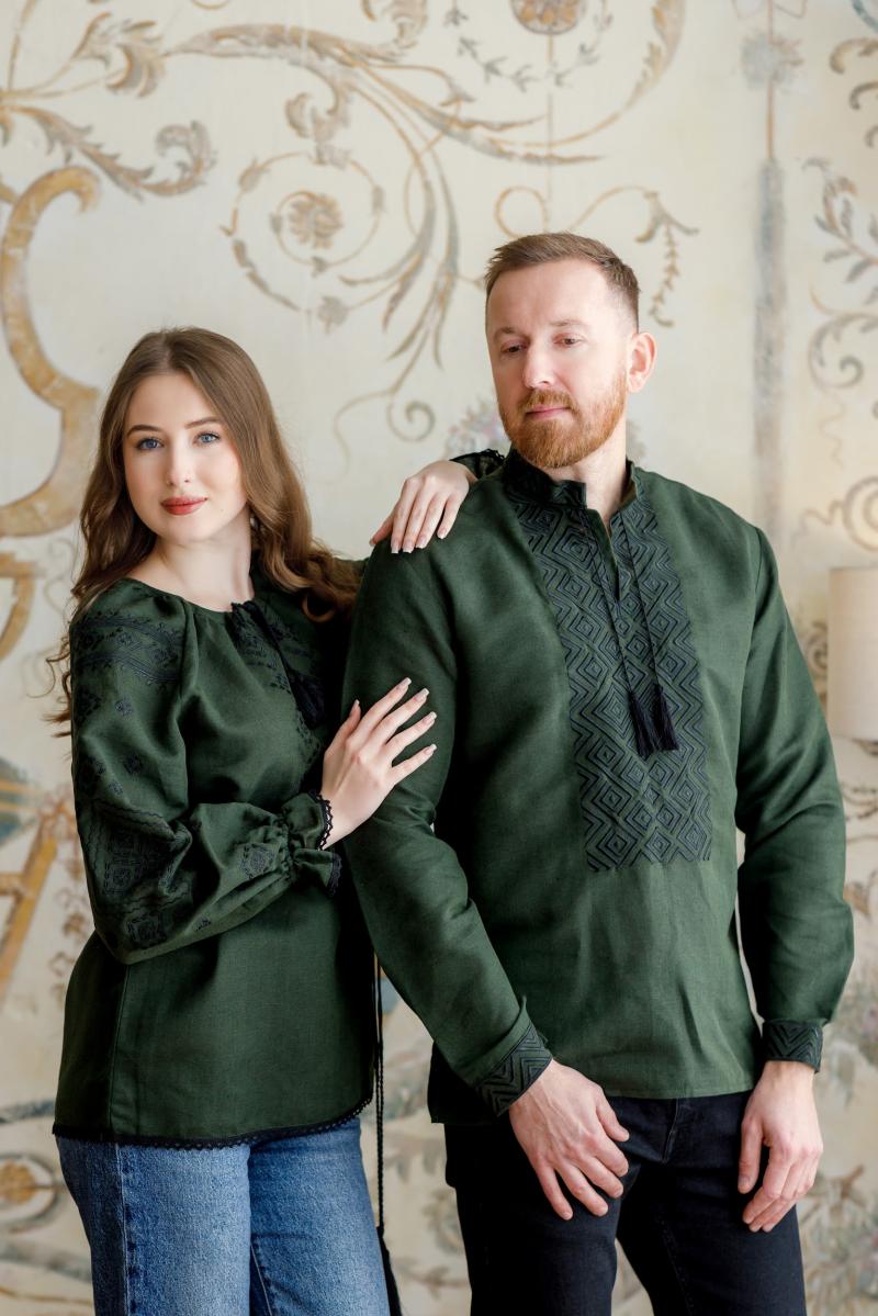 Комплект зелених лляних вишиванок для пари від ТМ КАЛИНА