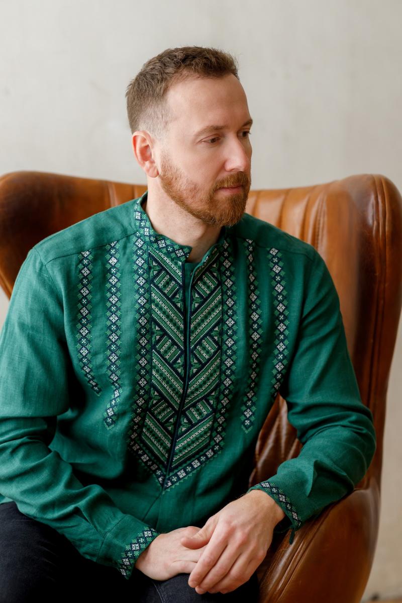 Чоловіча лляна вишиванка яскравого зеленого кольору "Горгани" 