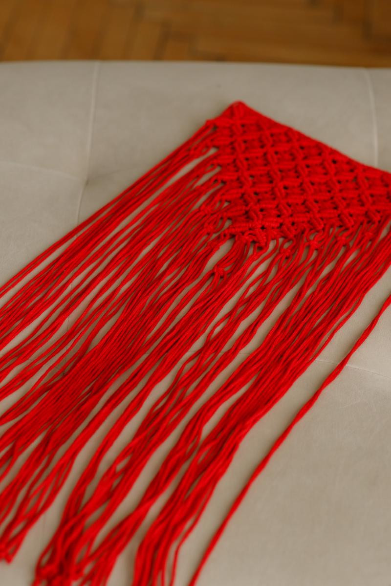 Хустина (пояс) у техніці макраме червоного кольору жіноча (ручна робота)