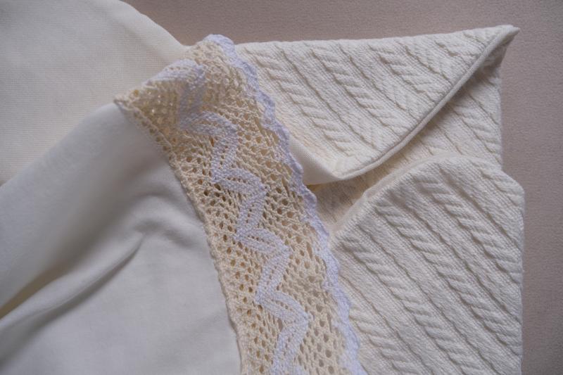 Вишитий костюм для хрещення "Ніжне мереживо" молочного кольору фото 6