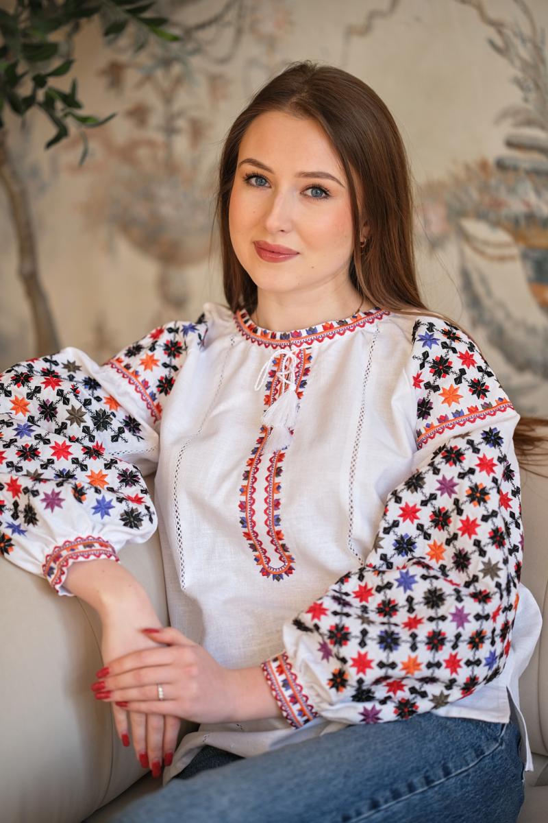 Жіноча вишиванка "Зорепад" кольорова вишивка від ТМ КАЛИНА