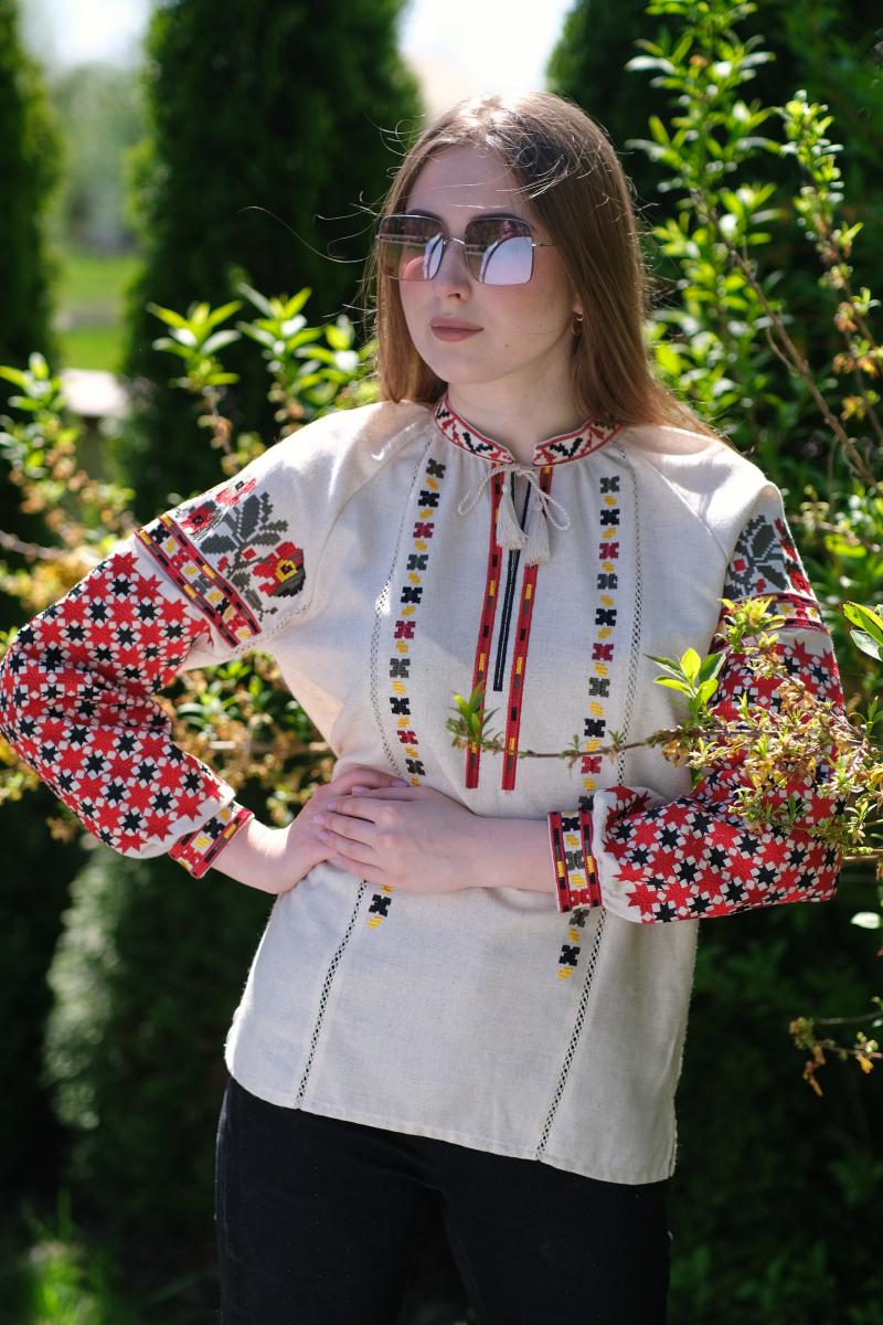 Жіноча вишиванка "Марічка" червоно-чорна вишивка фото 1