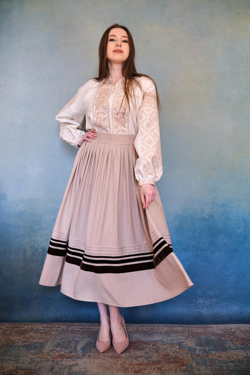 Жіноча лляна спідниця бежевого кольору під вишиванку