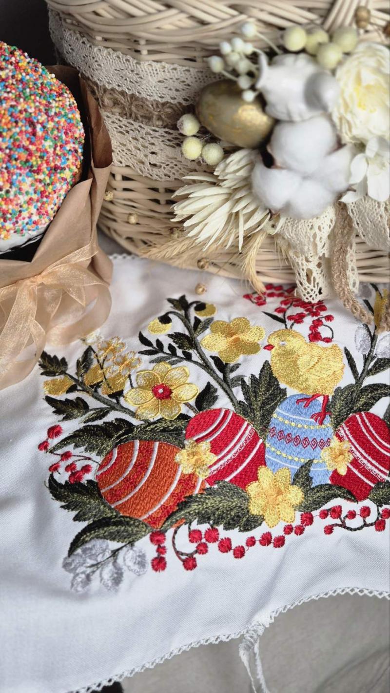 Вишитий рушник на великодній кошик "Циплятка" фото 1