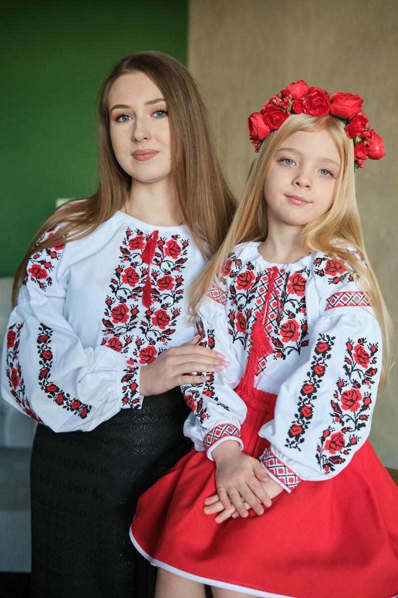 Сімейний комплект вишиванко для мами і донечки "Троянди" червоно-чорні від ТМ КАЛИНА фото 1