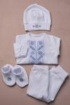 Вишитий костюм для хрещення хлопчика "Класика" з блакитною вишивкою фото 4