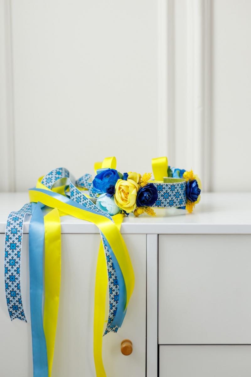 Патріотичний віночок зі стрічками фото 1