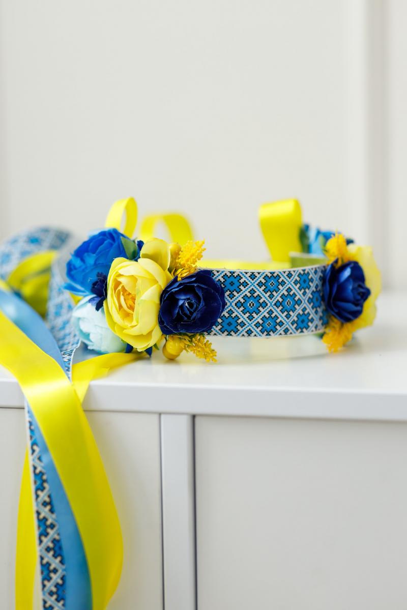 Патріотичний віночок зі стрічками