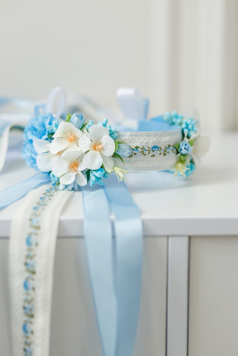 Ніжно блакитний віночок зі стрічками 