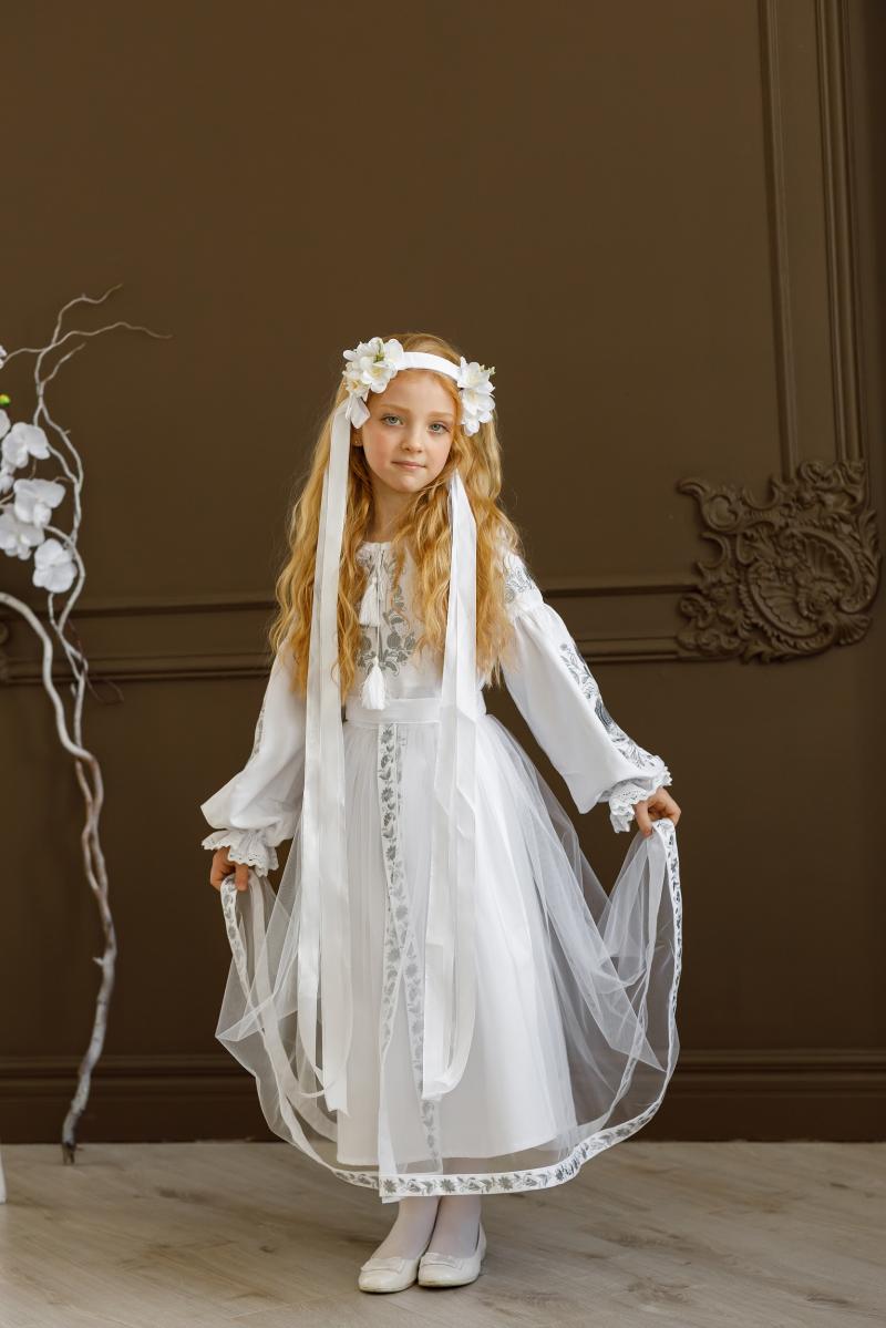 Вишита сукня для дівчинки "Весняний цвіт" сірий колір