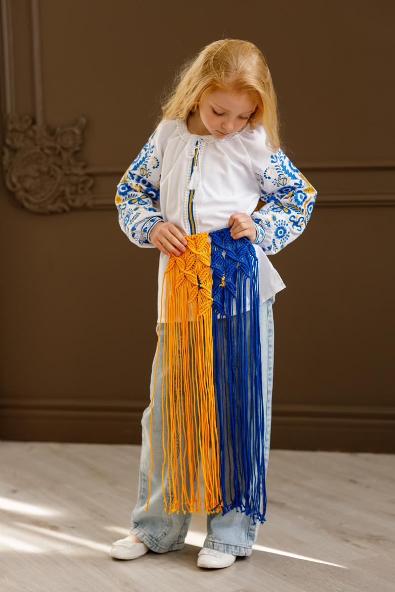 Дитяча хустина макраме - в патріотичних кольорах  (ручна робота) фото 1